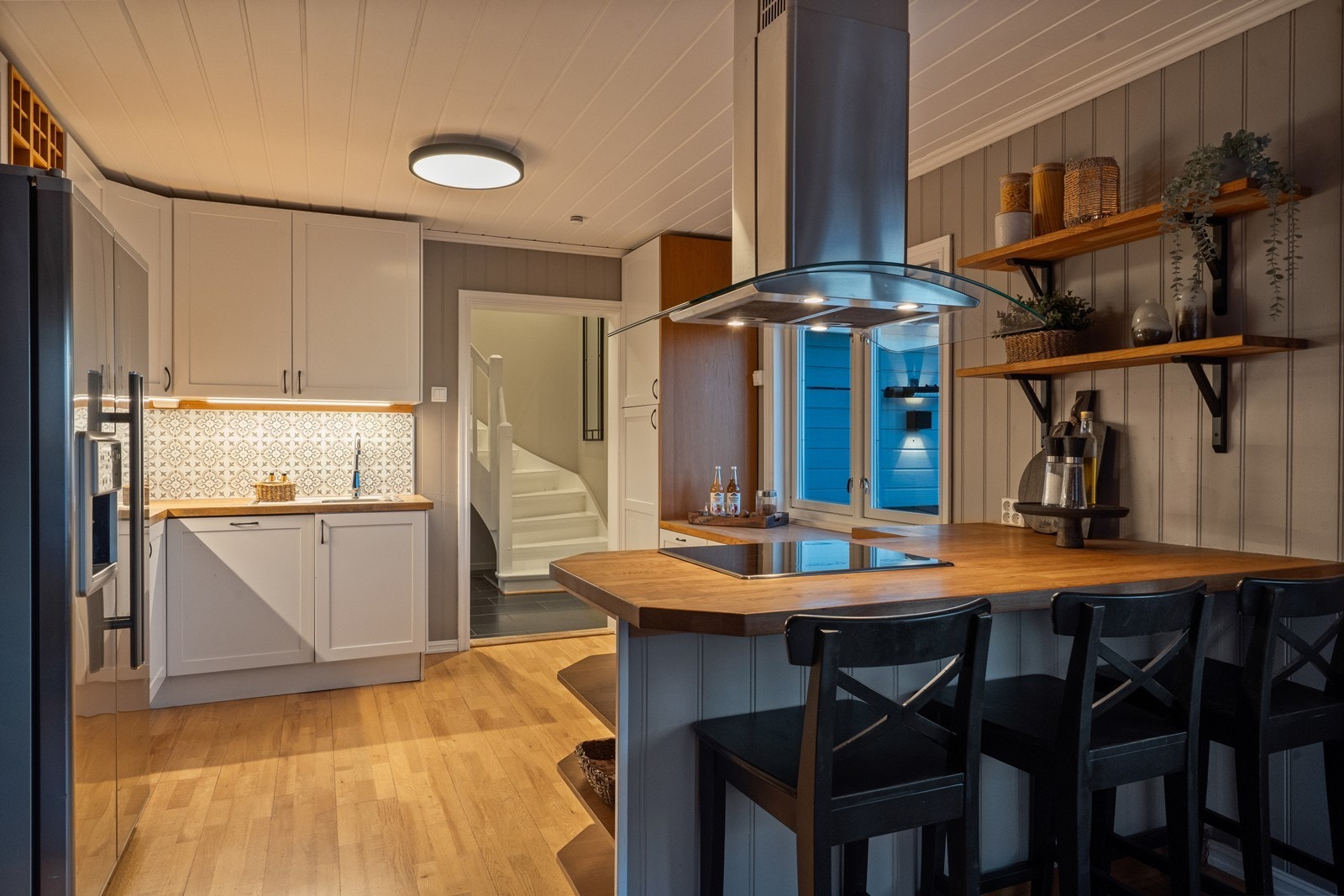 Kjøkkenventilatoren har avtrekk ut Galleribilde