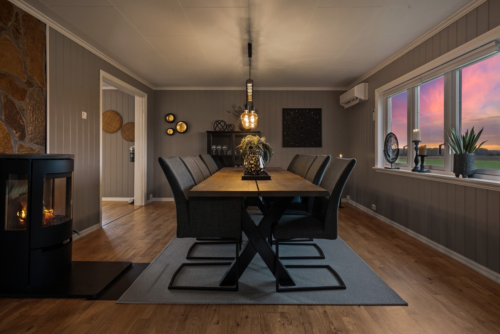 Lunt uttrykk i første etasje - her er det valgt delikate fargetoner som passer fint sammen Galleribilde