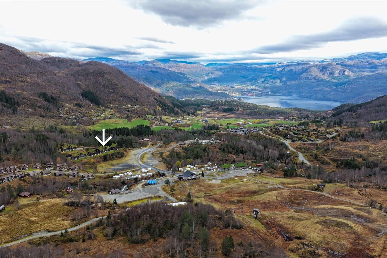 Oversikt - beliggende like ved skitrekket Galleribilde