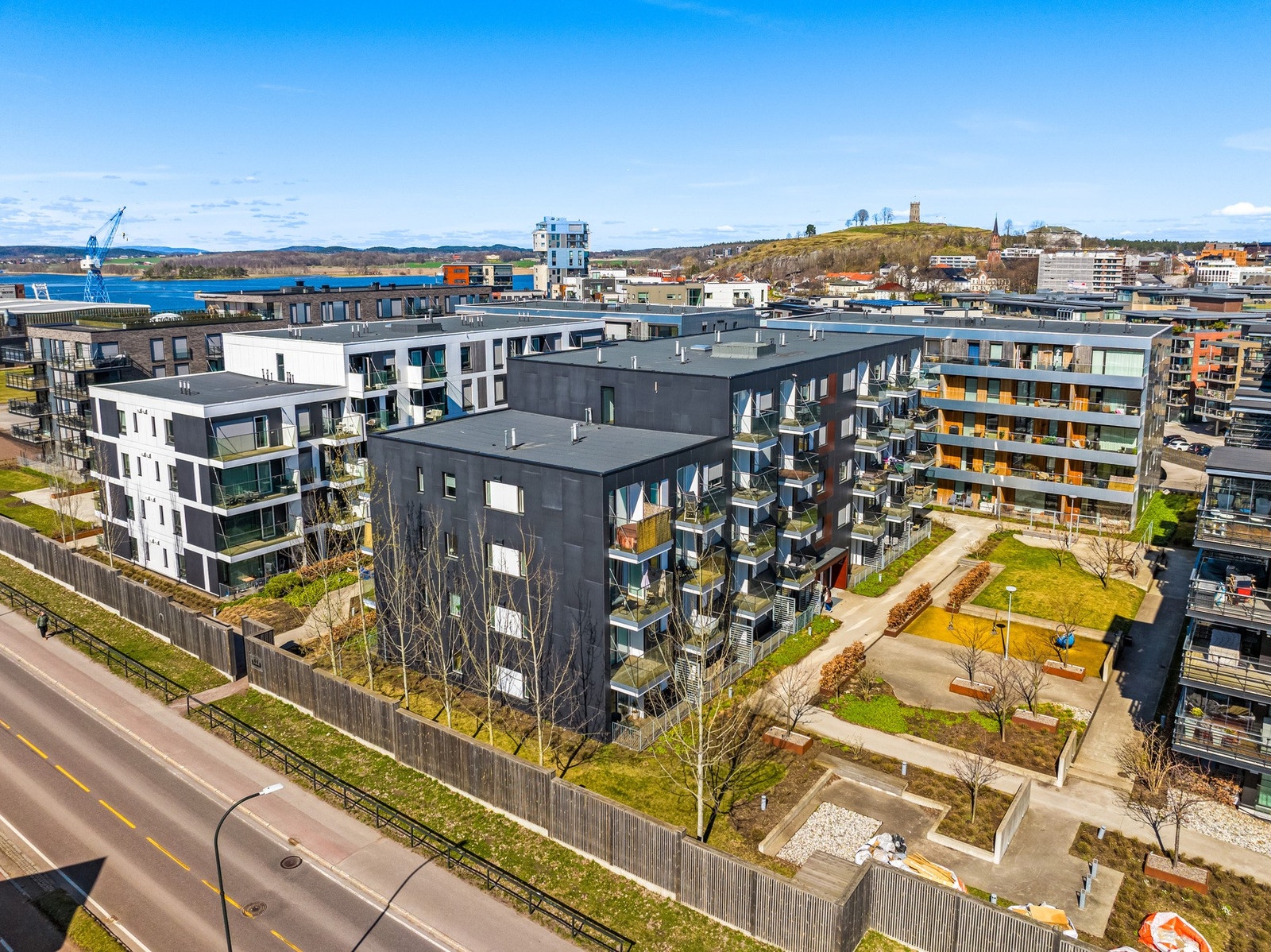 Eiendommen har fantastisk beliggenhet på Kaldnes i Tønsberg. Galleribilde