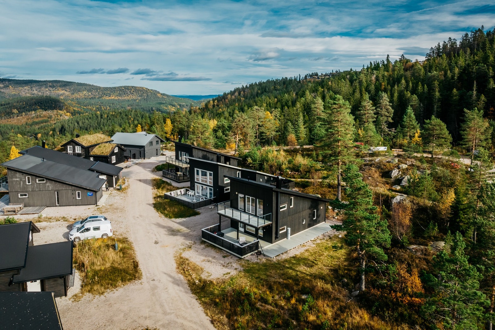 Det er lagt opp lader for elbil på hytta Galleribilde