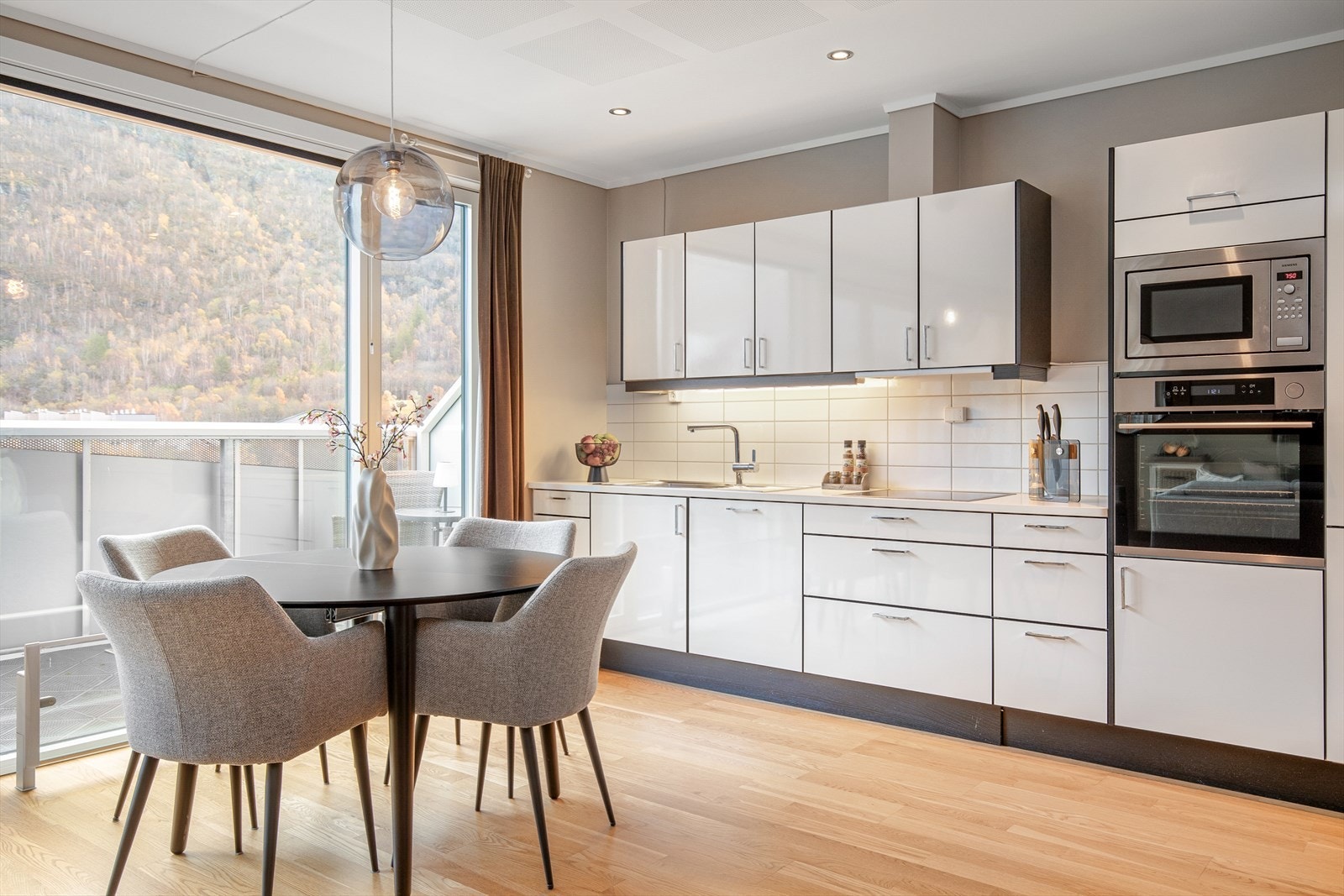 Ein lekker og eksklusiv leilegheit med eit heilheitspreg av god kvalitet og standard. Galleribilde