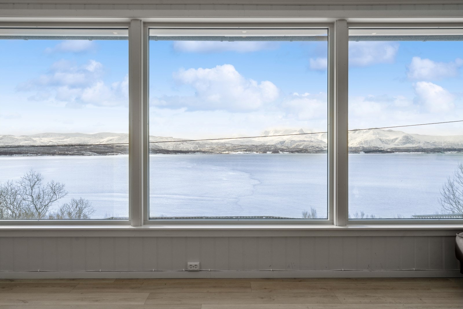 Fantastisk sjøutsikt fra stue. Galleribilde