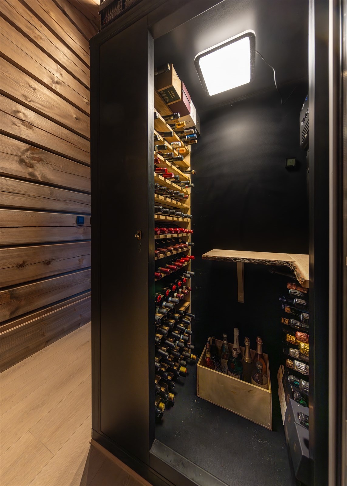 Isolert vinrom fra Thermocold i bod kan følge etter avtale. Galleribilde