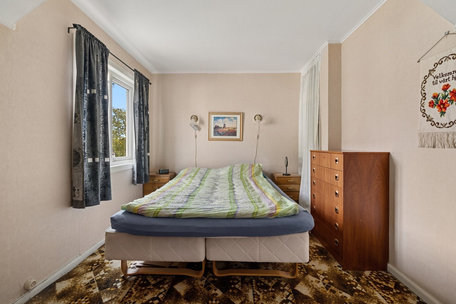 Boligen har to godkjente soverom, disse rommene ligger i 1.etasje. Galleribilde