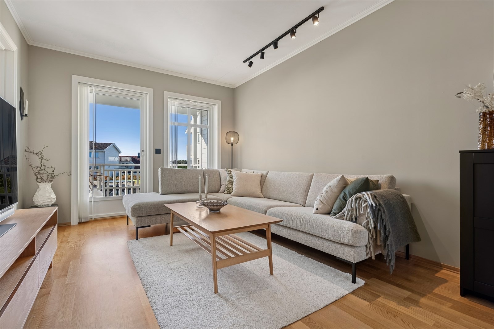 DNB Eiendom v/Maria Stokkan ønsker velkommen til Anne Margrethe Bangs G 24C! Galleribilde