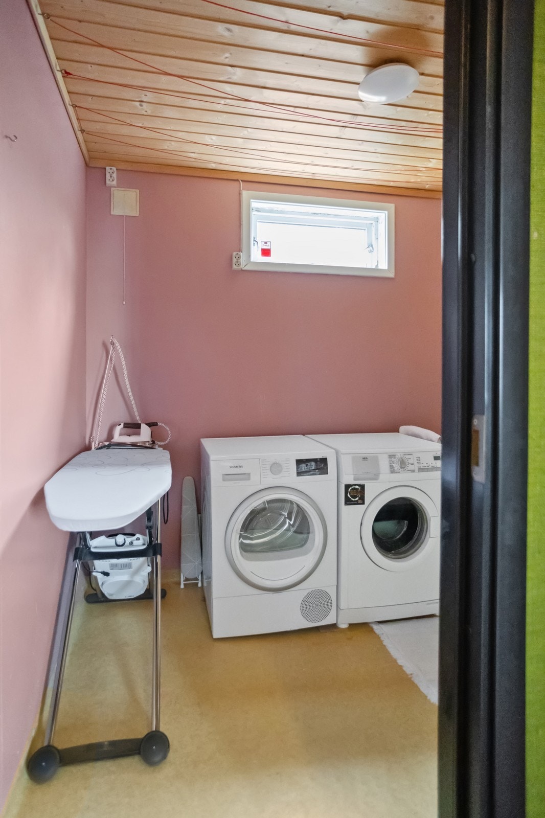 Vaskerom Galleribilde