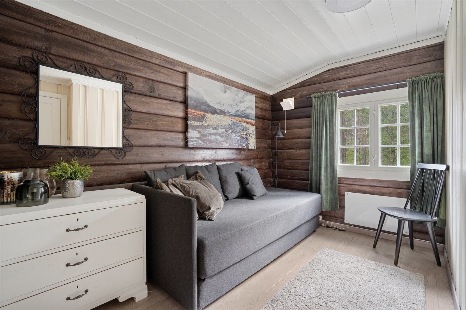 Soverom 3 kan innredes til hjemmekontor eller en hyggelig TV-stue Galleribilde