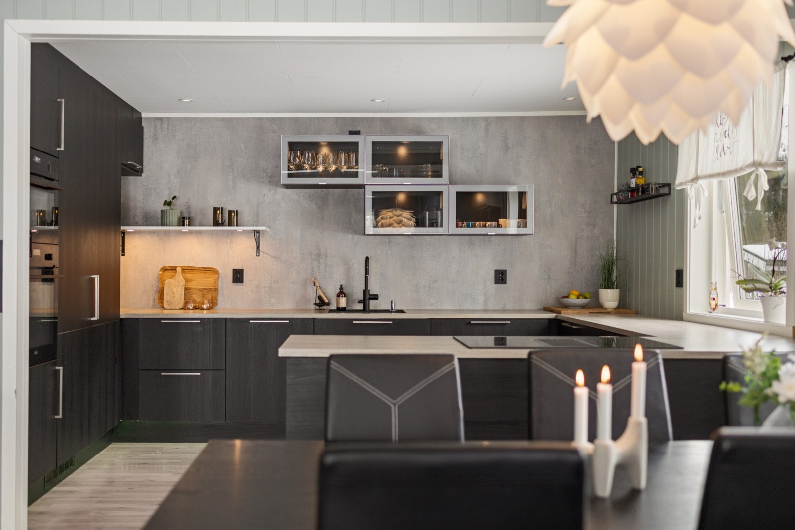 Et kjøkken hvor kokken i huset garantert vil trives Galleribilde