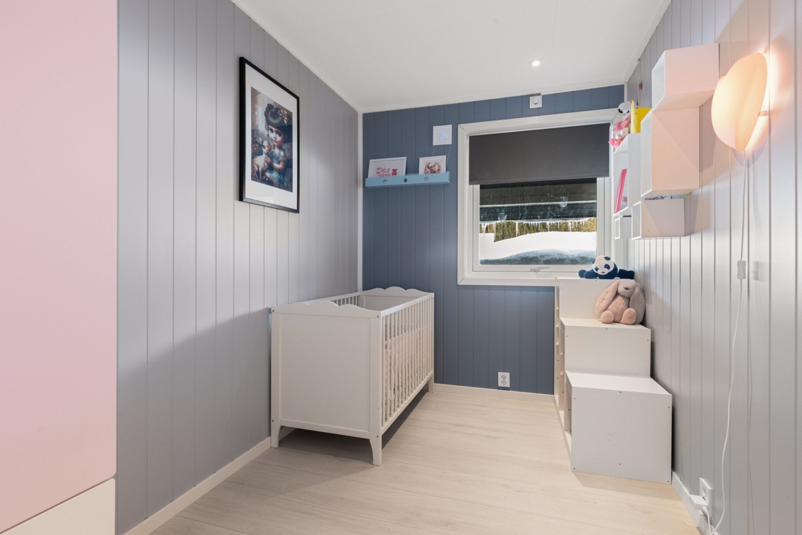 Boligen har totalt tre soverom alle er lyse og romslige Galleribilde