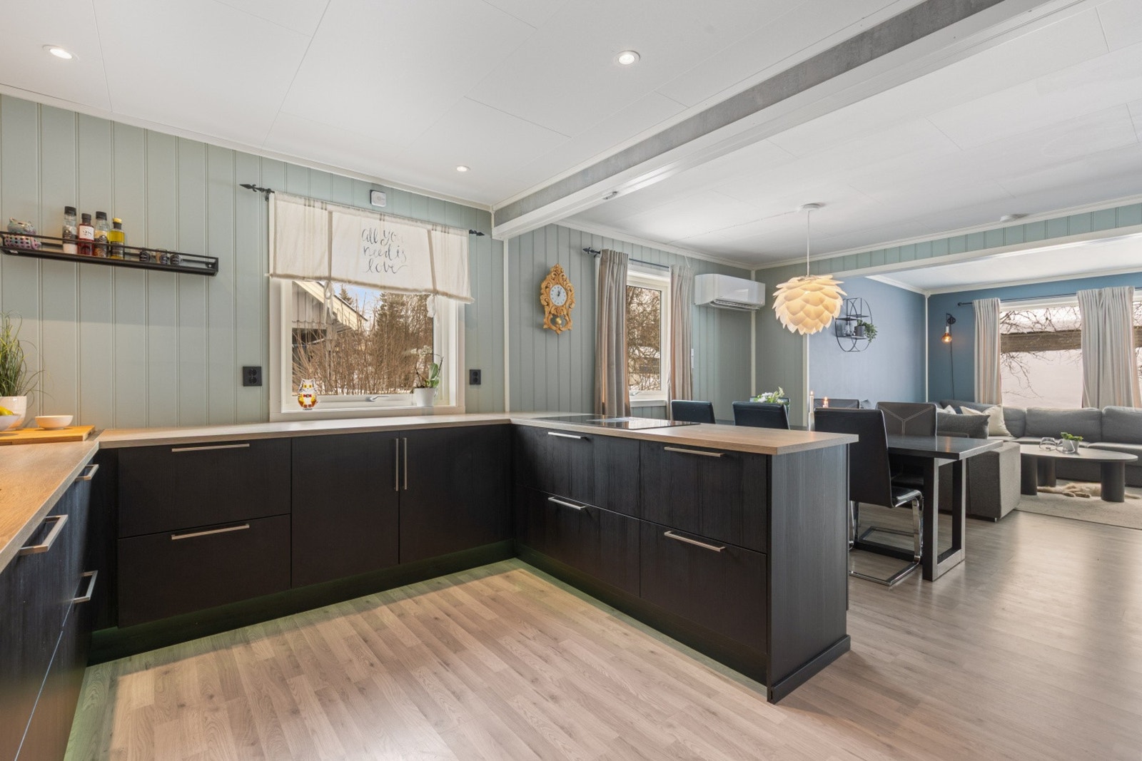 EIE eiendomsmegling har gleden av å presentere Stillvassveien 43
Foto: Kathinka Herbst v/ Vaajmoe AS Galleribilde