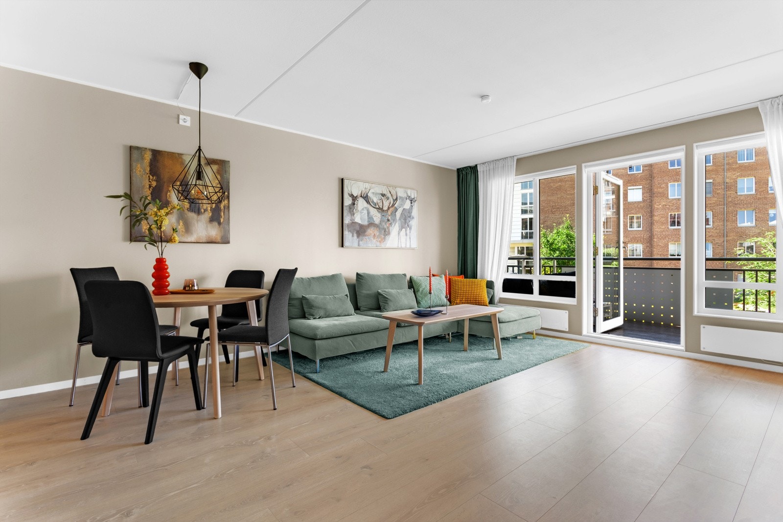 Velkommen til Etterstadkroken 7D, presentert av Schala & Partners avd. Bjørvika / Gamle Oslo ved Mats Ergo, tlf. 915 66 081. Galleribilde