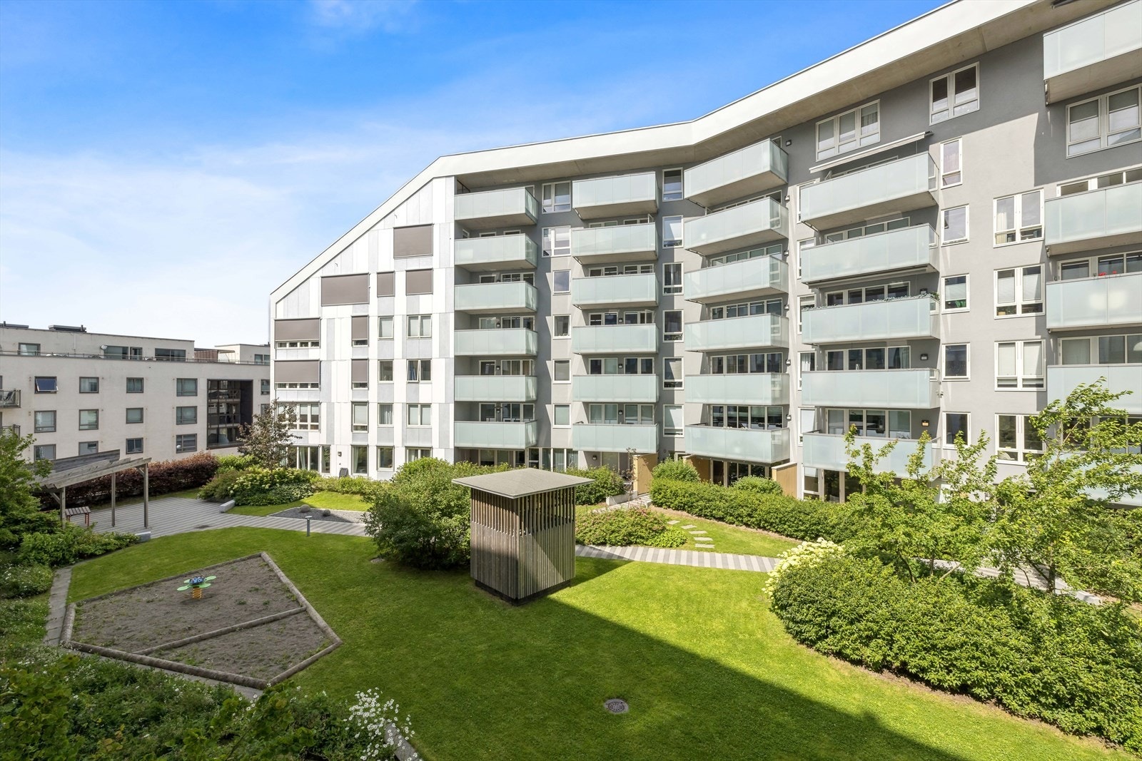 Pent opparbeidet felles uteområde. Galleribilde