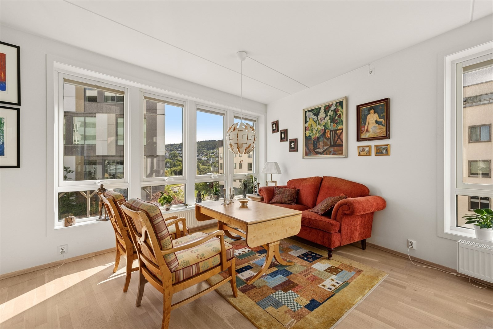 Lyse og tidsriktige overflater. Galleribilde