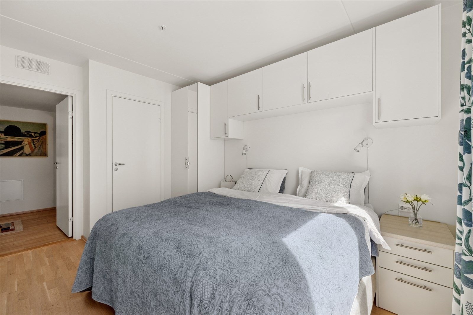 Soverom med god plass til seng og annet ønsket inventar. Galleribilde