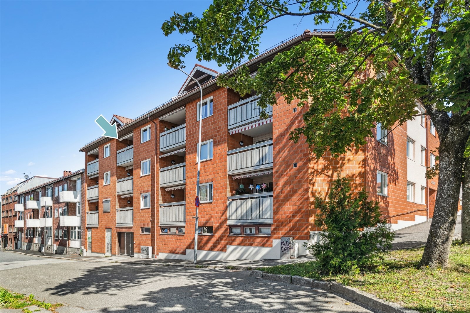 Borettslaget består av 19 leiligheter. Det er garasjeplass til samtlige leiligheter. Galleribilde