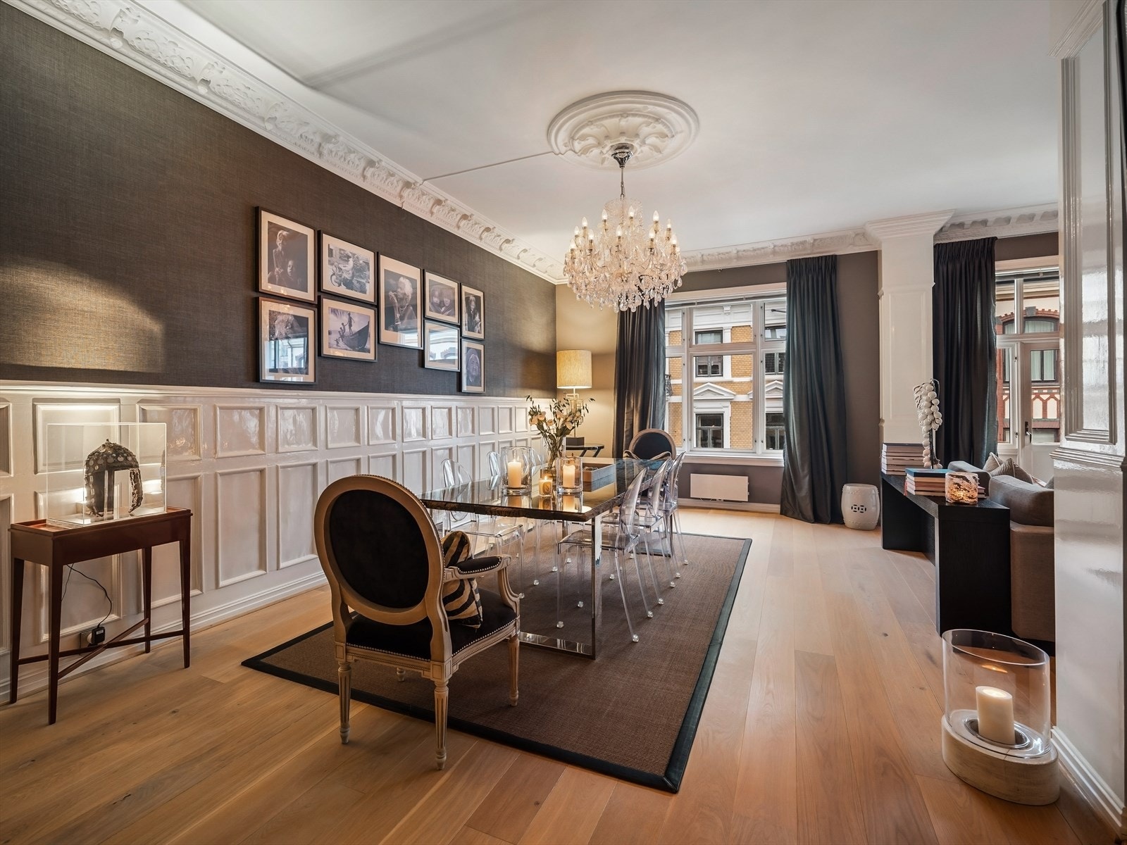 Spisestuen har god plass til langbord og selskapeligheter. Galleribilde