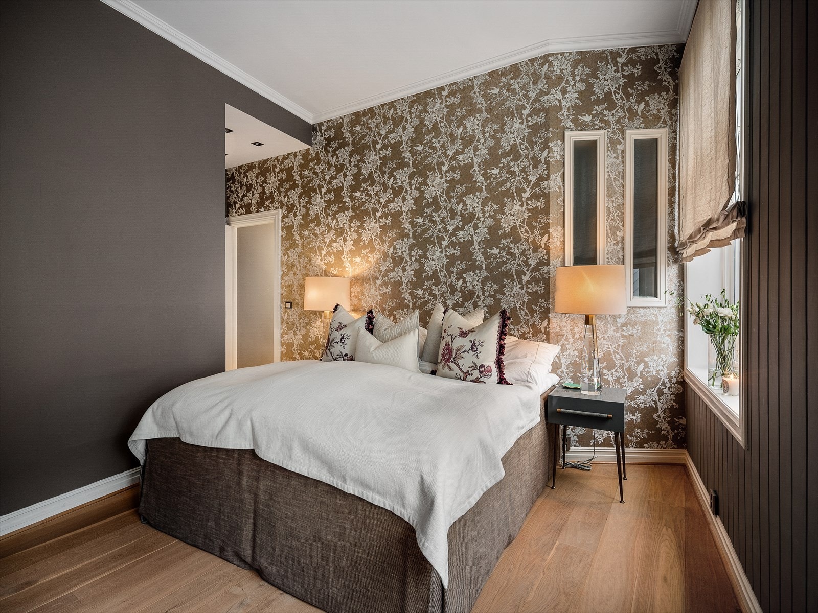 Hovedsoverom med god plass til dobbeltseng og garderobe. Galleribilde