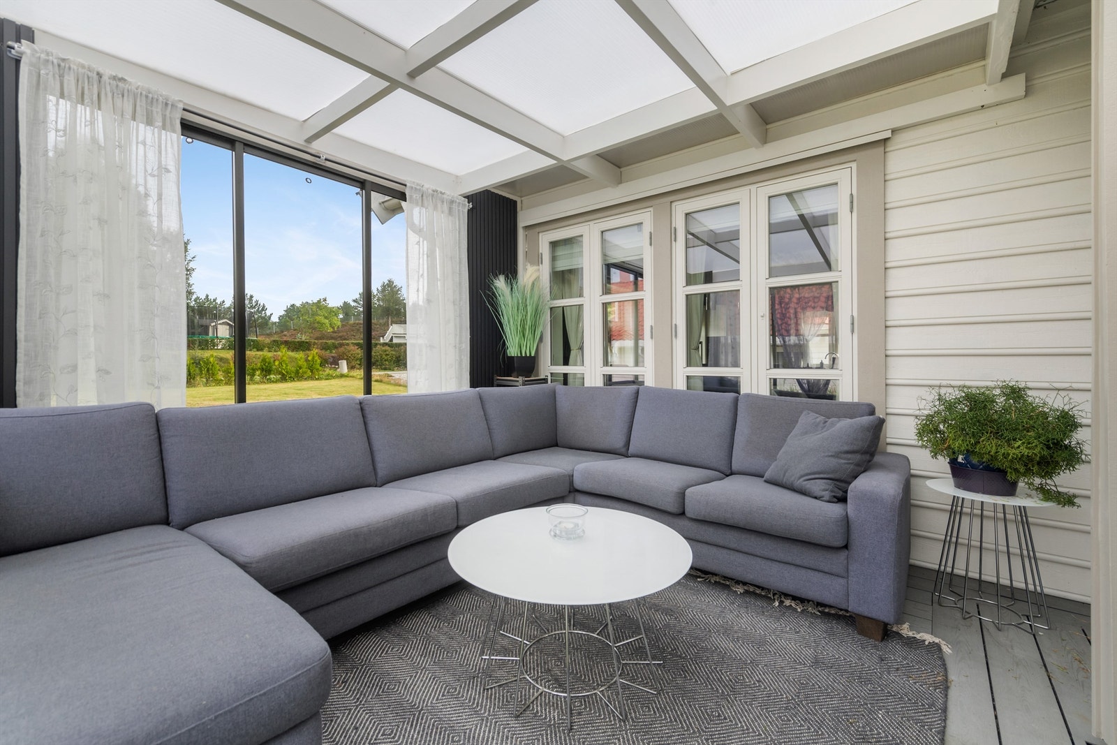 Utestuen Galleribilde