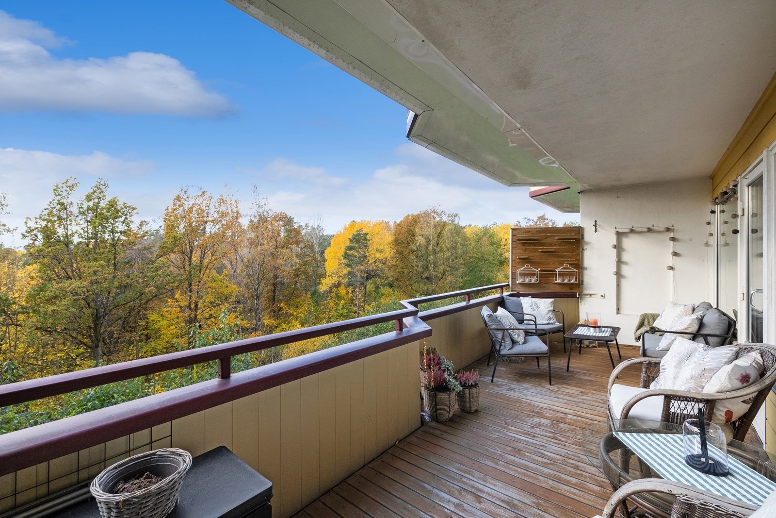 Stian Hagnes v/DNB Eiendom presenterer Slalåmbakken 5A. Galleribilde