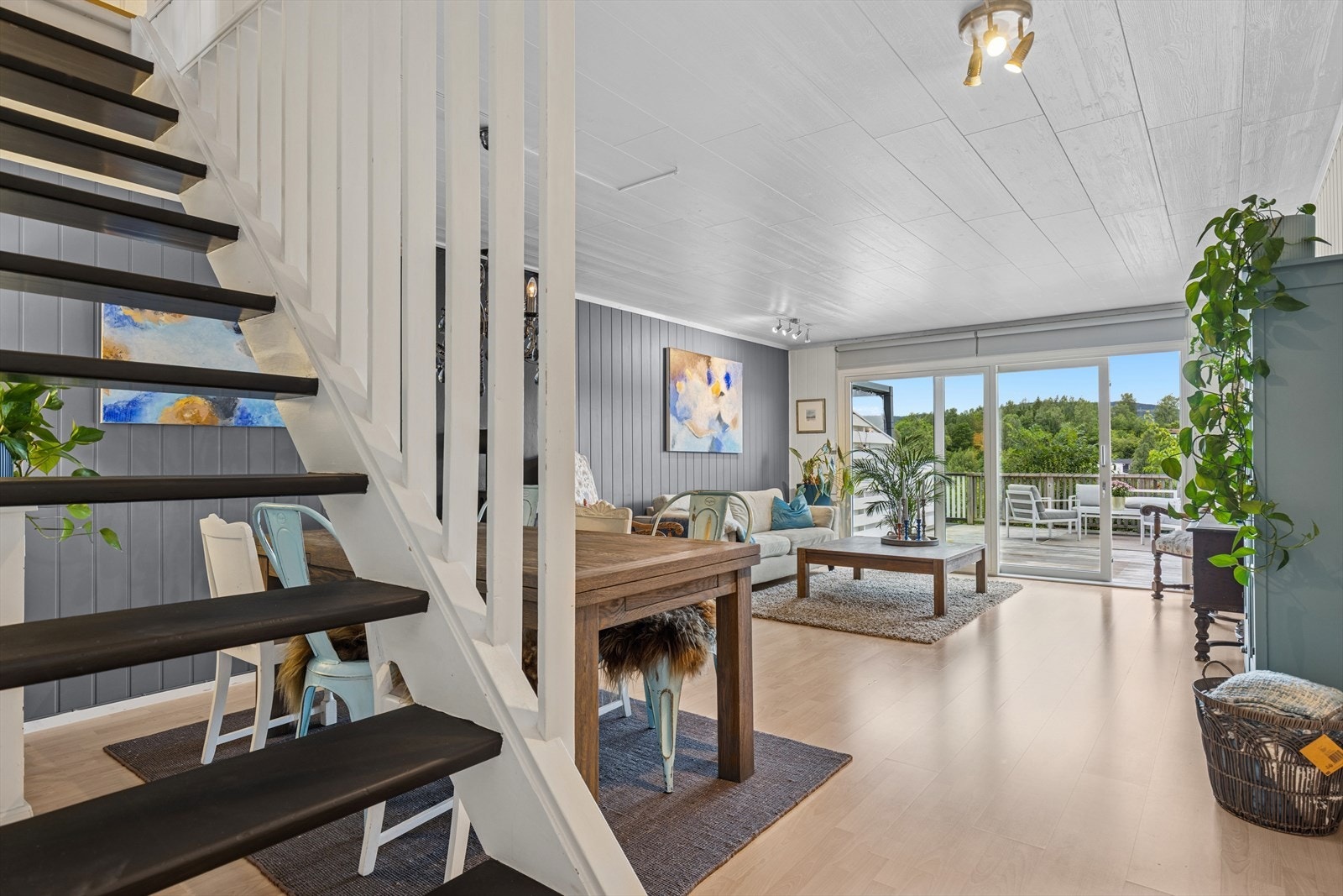 Videre kommer du opp til boligens private sone med soverom. Galleribilde