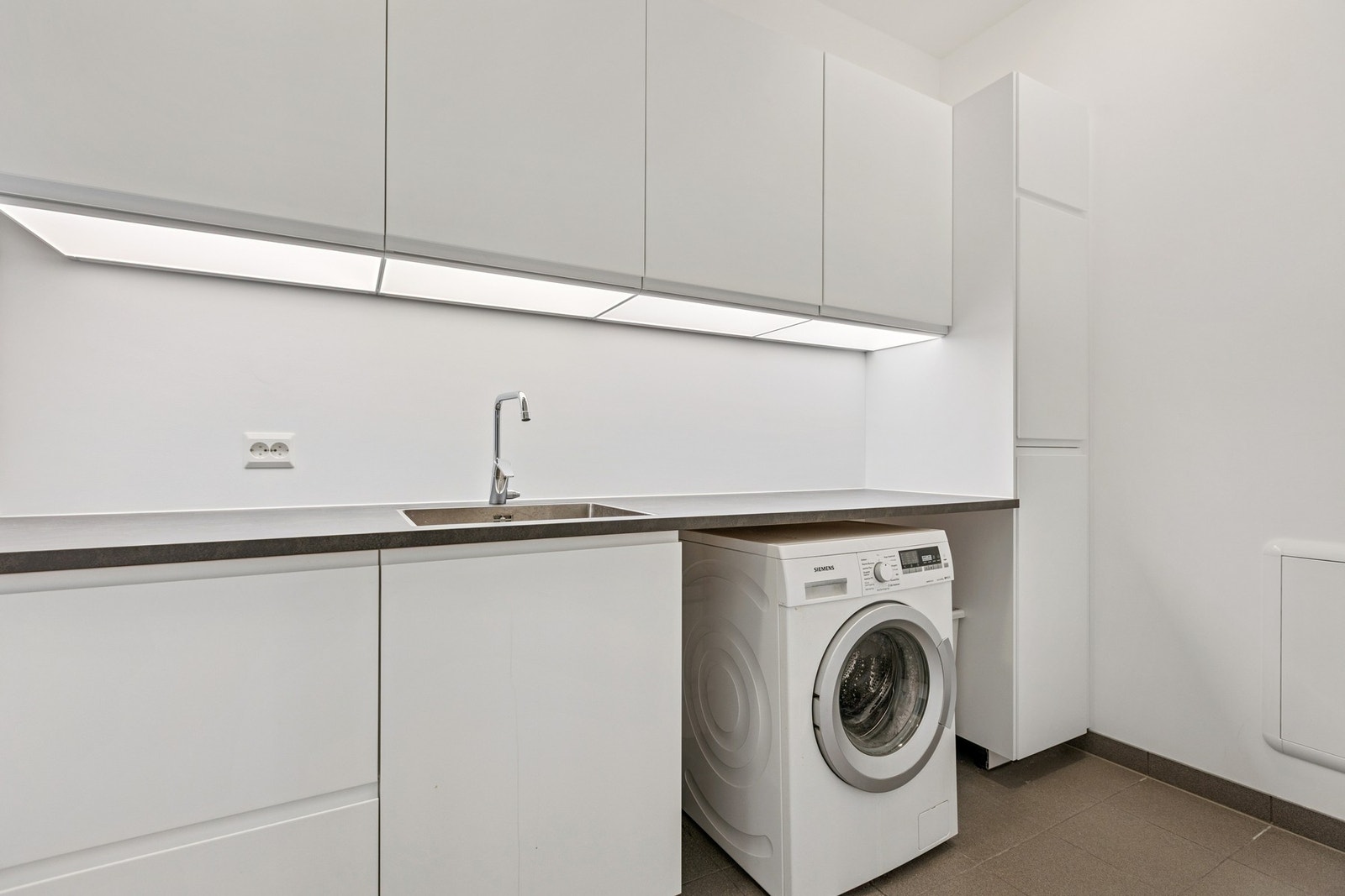 Vaskerom Galleribilde