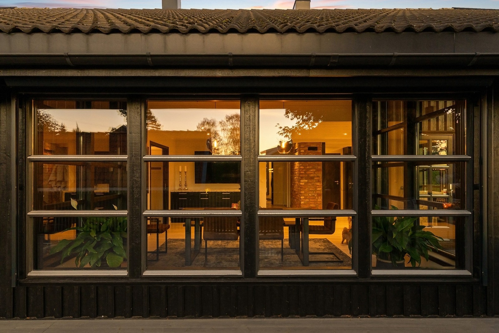 Det er nye utvendige screens i 1. etasje. Galleribilde