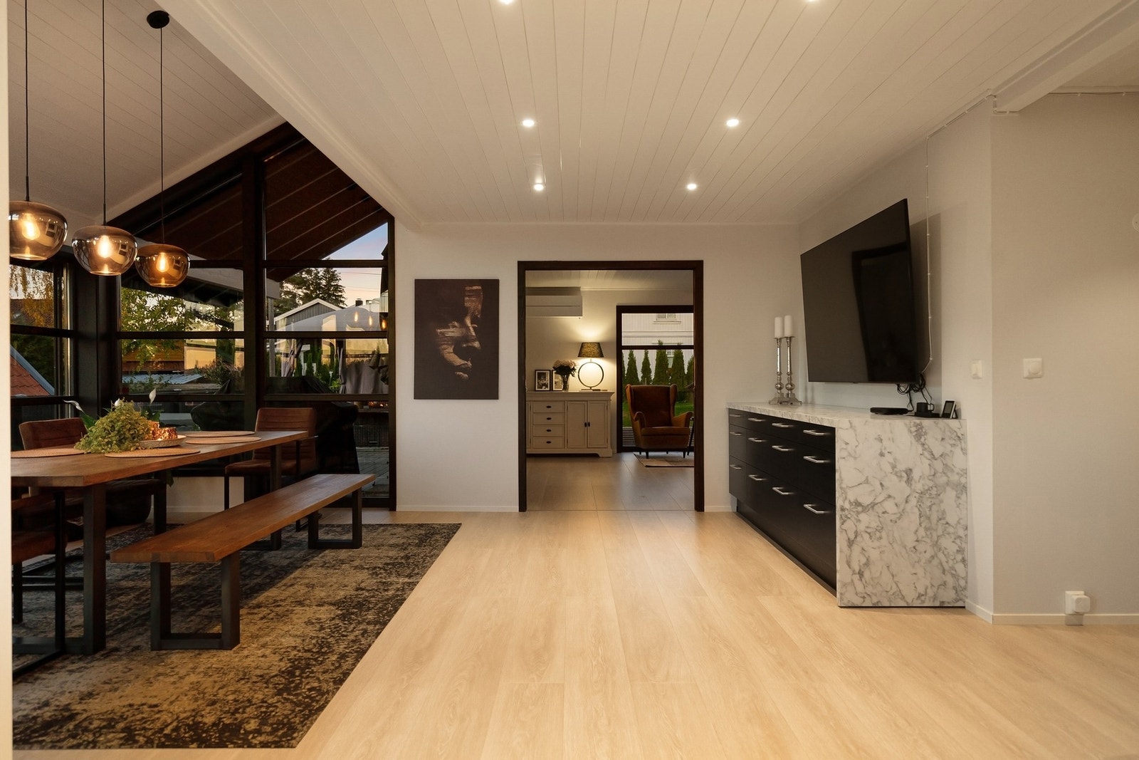 Dette er en arkitekttegnet familiebolig med hybel. Galleribilde