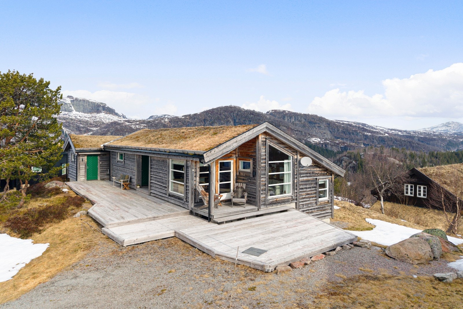 Omgivelsene er rolige og naturskjønne; scenen er satt for feriemodus og påfyll av energi. Galleribilde