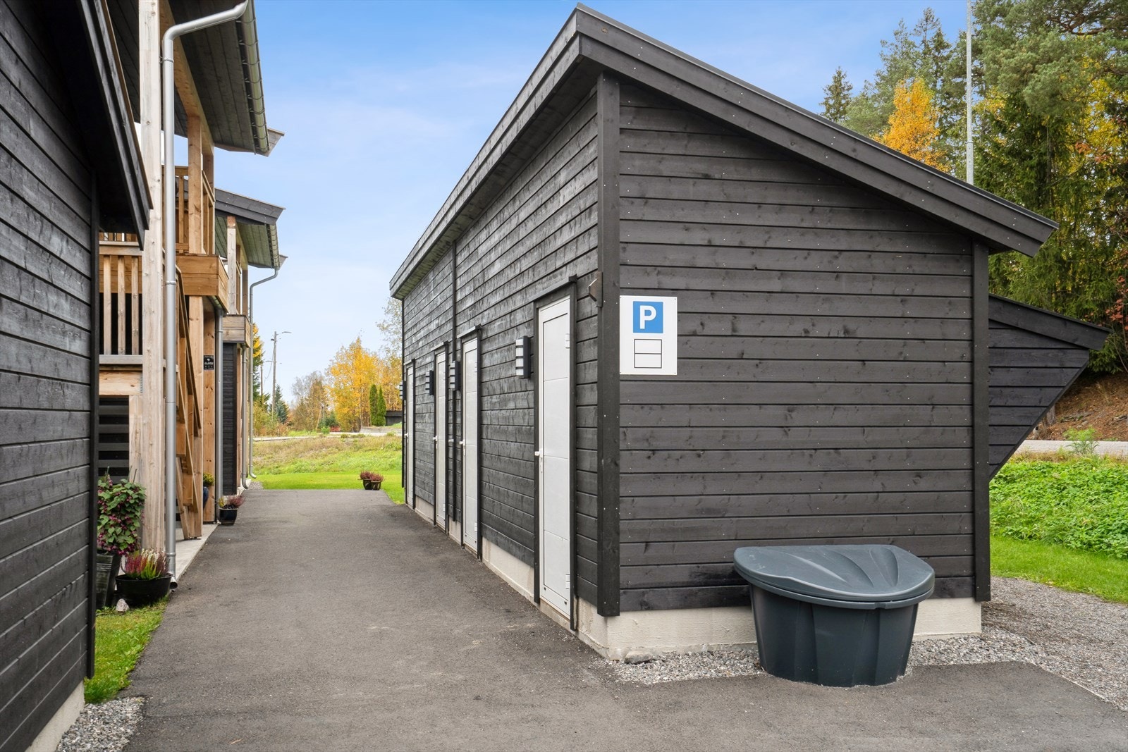 Det er i tillegg en praktisk bod i felles bodanlegg. Galleribilde