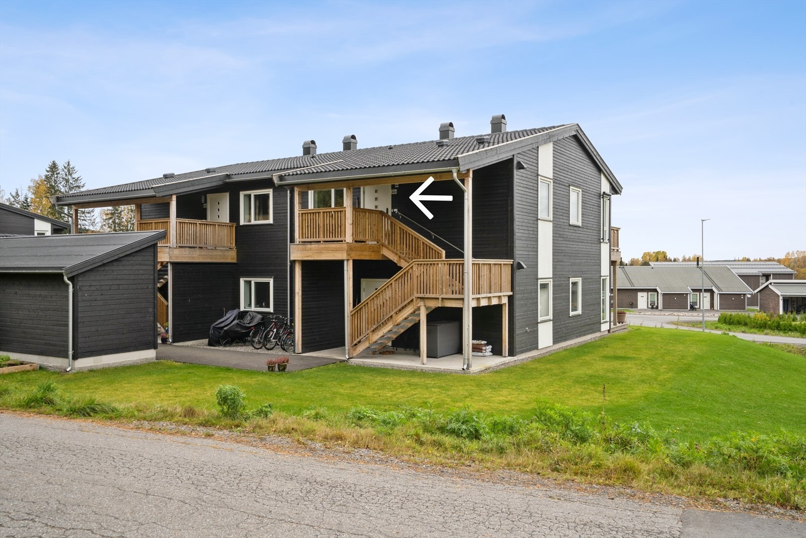 Nesten ny 4-roms leilighet i 2. etasje i en firemannsbolig fra 2023. Galleribilde