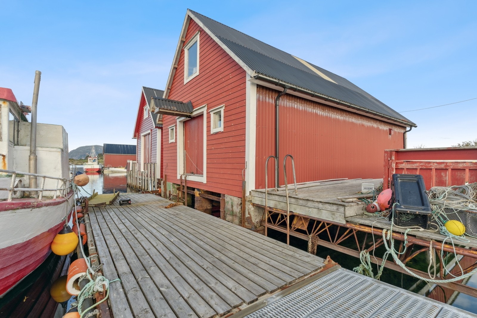 Her ligg alt til rette for å kome seg på sjøen og ordne eigen middag. Galleribilde