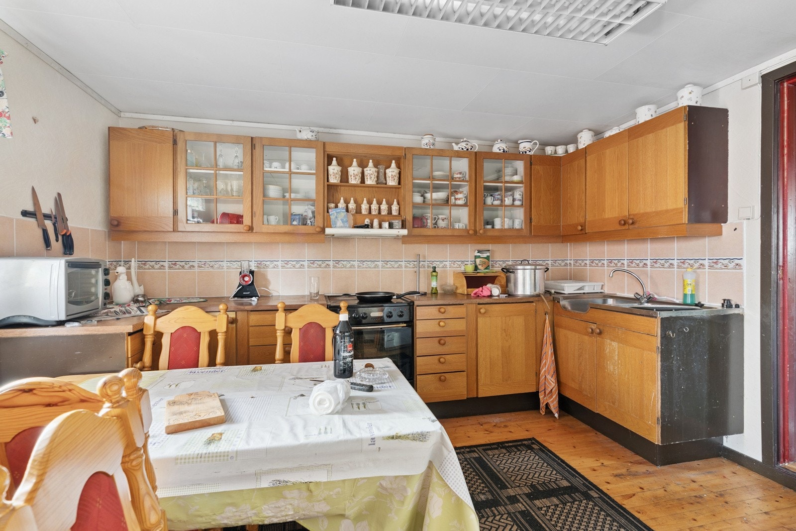 Romsleg kjøkken i rorbua Galleribilde