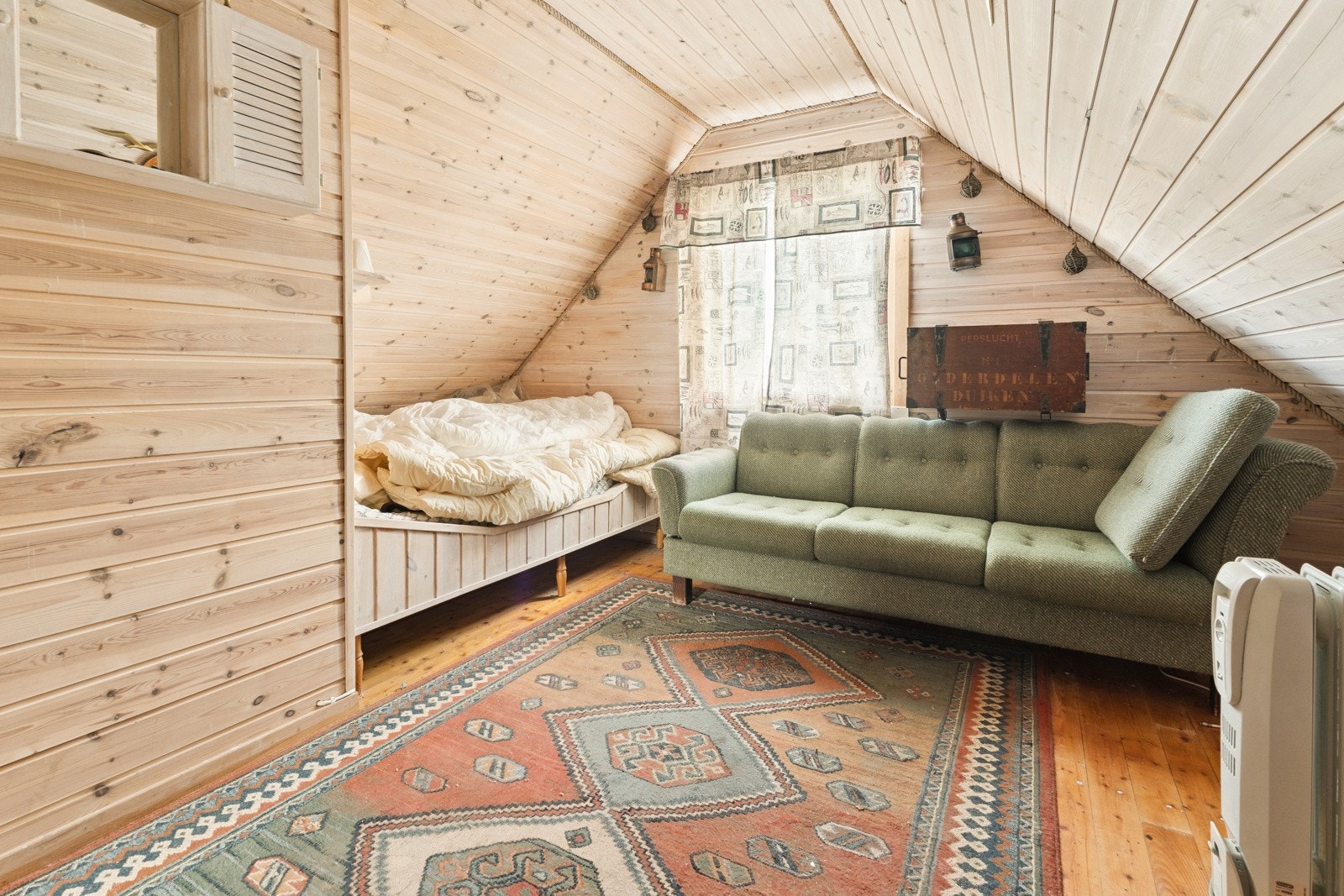 I andre høgda er det innreidde 2 soverom(ikkje godkjent) Galleribilde