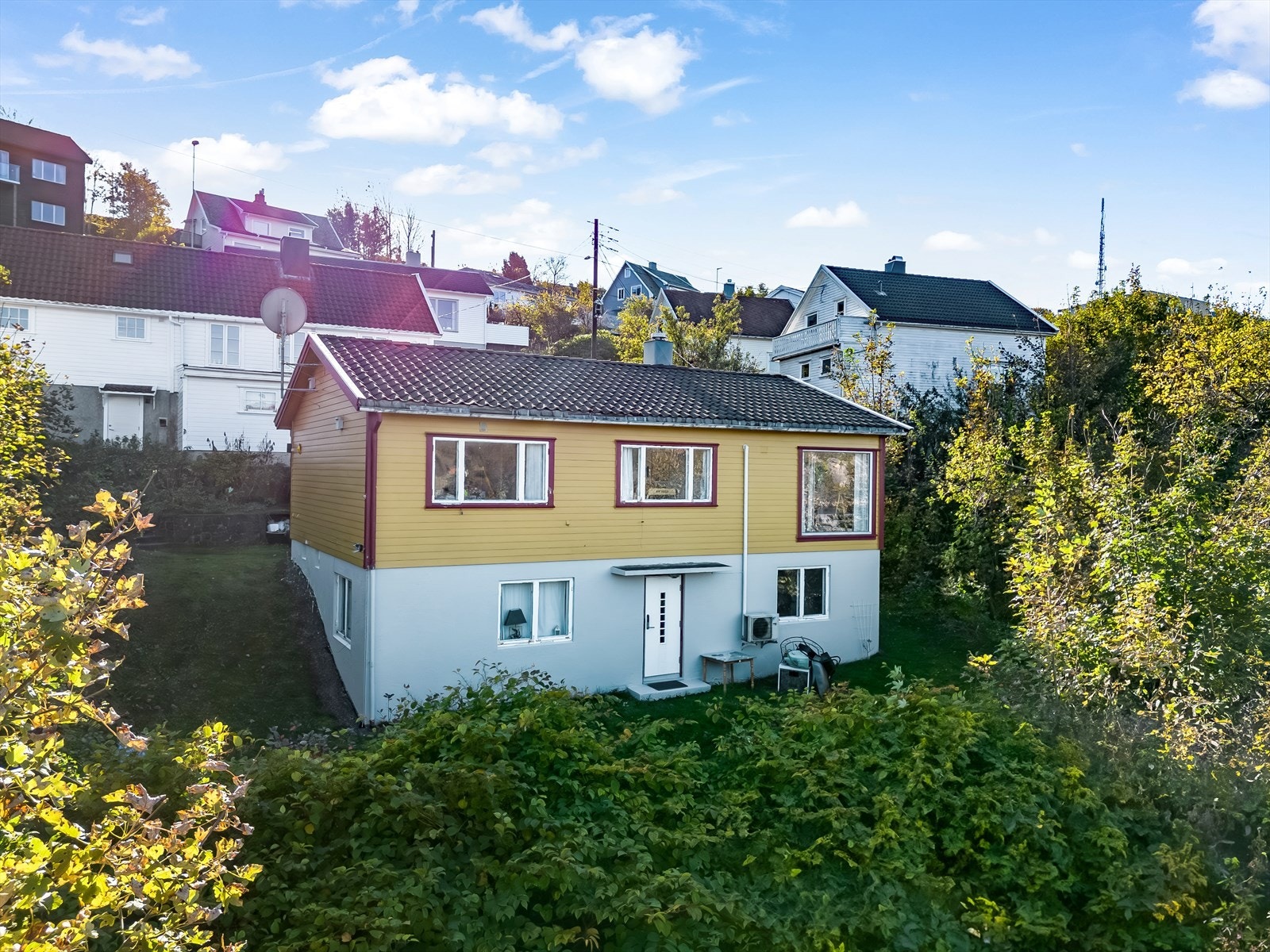 Marius Kjørkleiv ønsker velkommen til Løkkeveien. Galleribilde