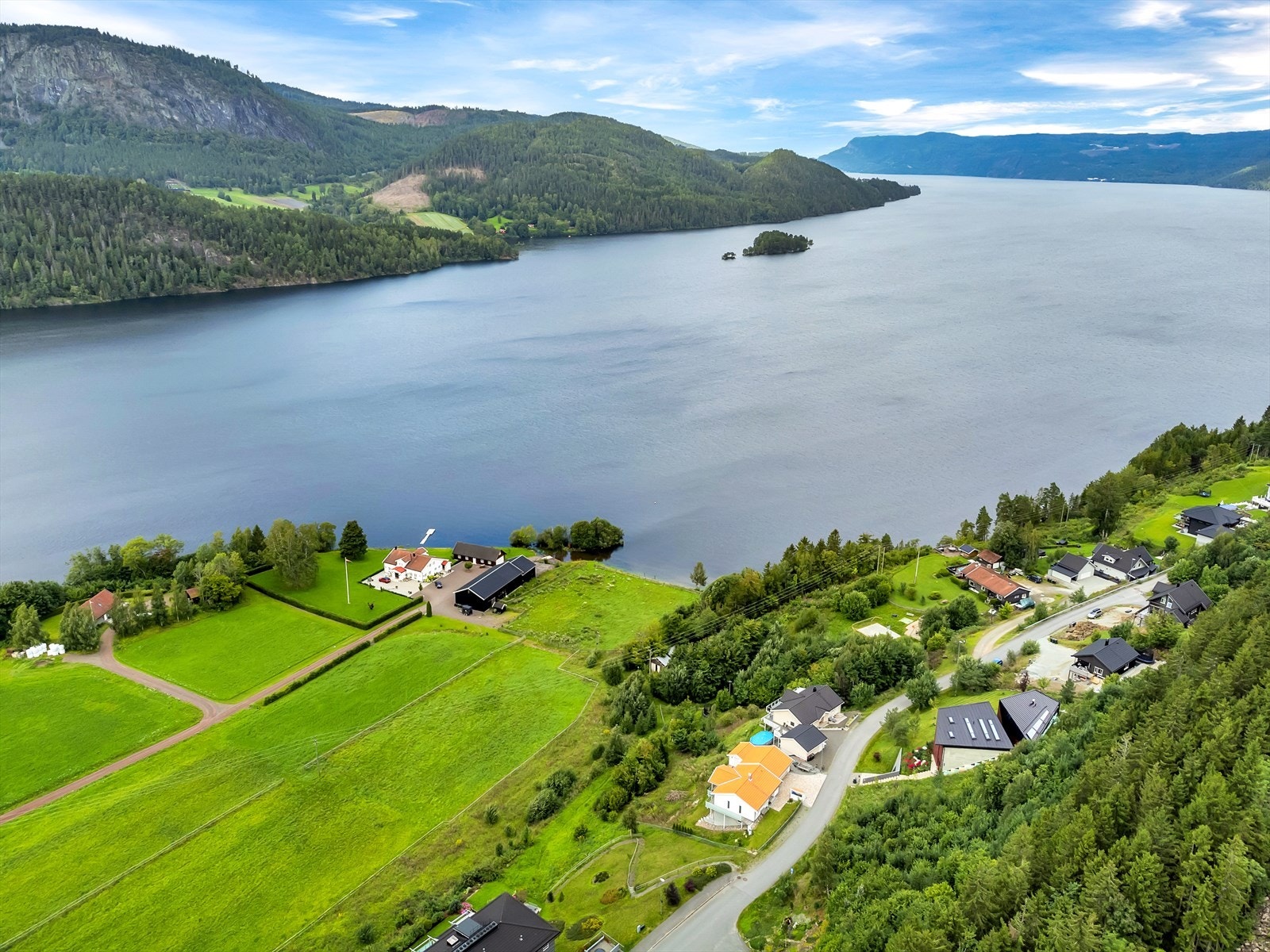 Velkommen til Skjæret 8 ved idylliske Holsfjorden i Sylling Galleribilde