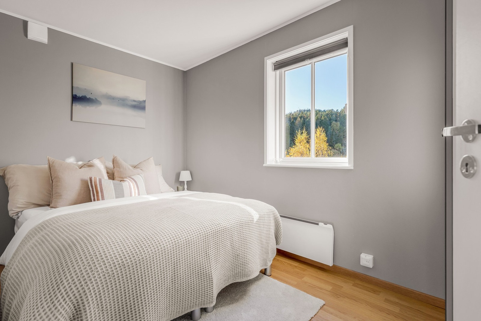 Soverom II er også av god størrelse med god plass til dobbeltseng Galleribilde