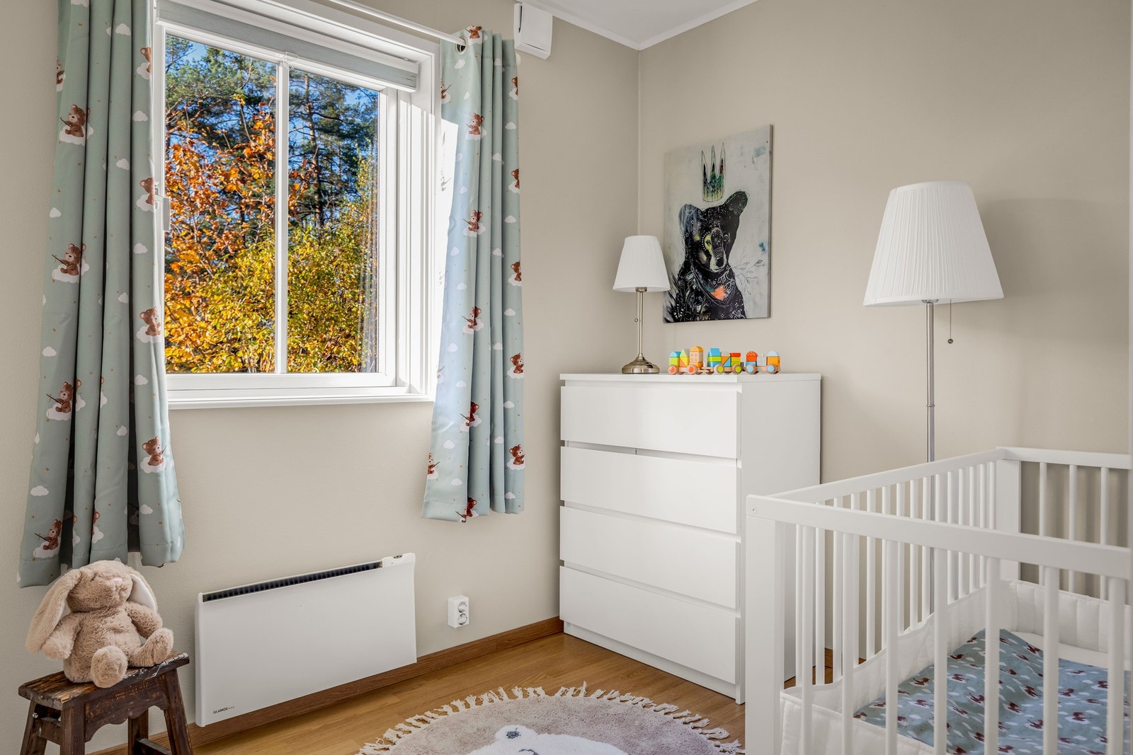 Leiligheten har i alt tre soverom. Galleribilde