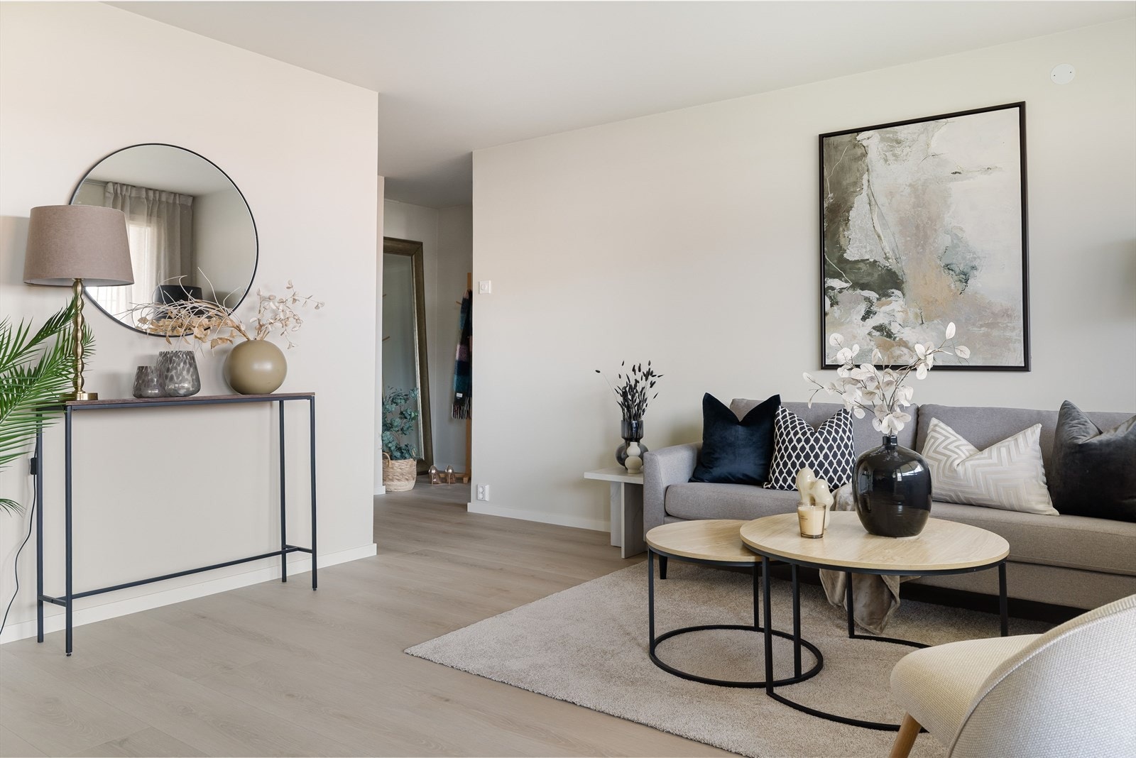 Tidløse og delikate overflater gjør det enkelt å innrede med ønskede farger og møbler. Galleribilde
