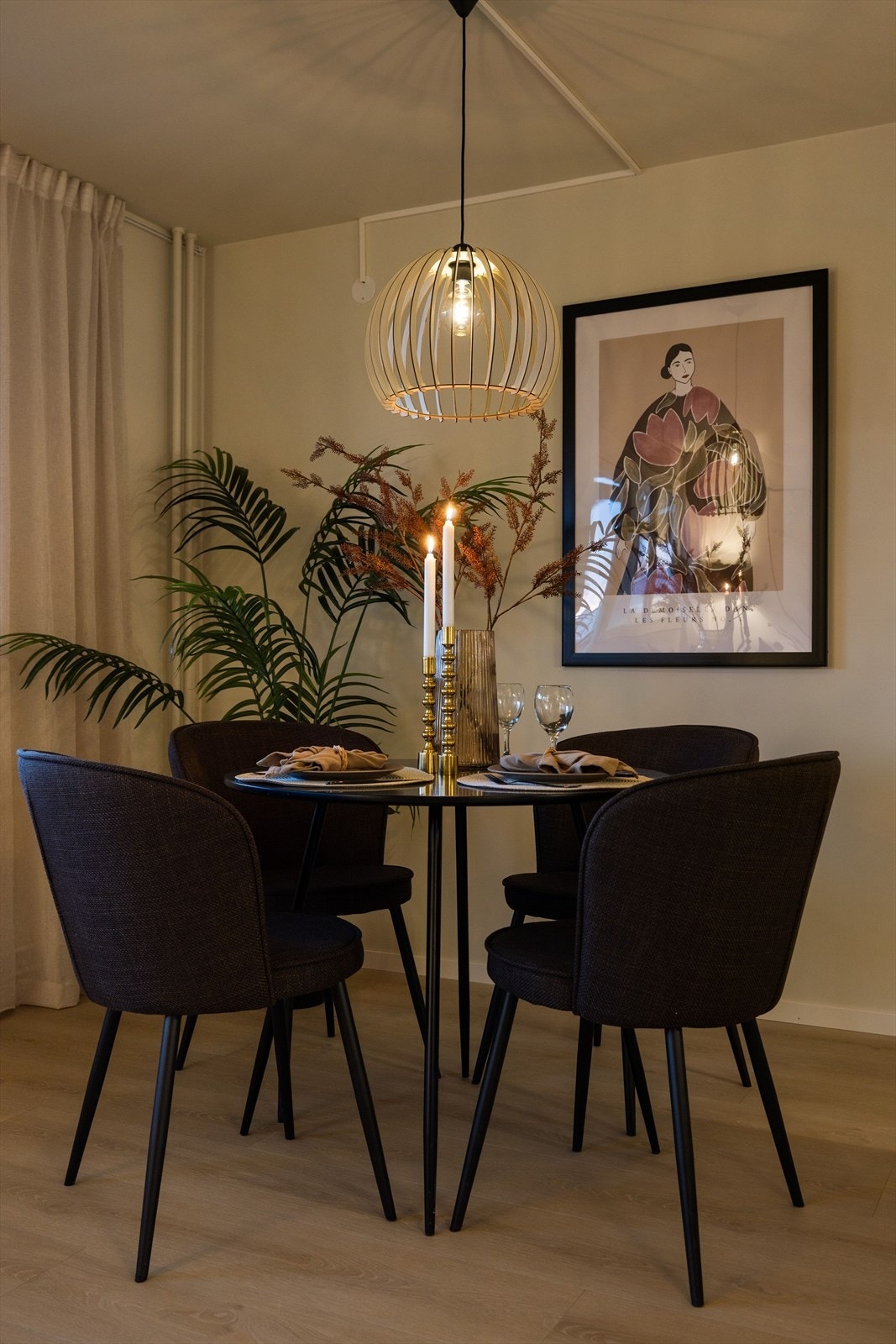 Hyggelig spiseplass, perfekt for å samle familie og venner. Galleribilde