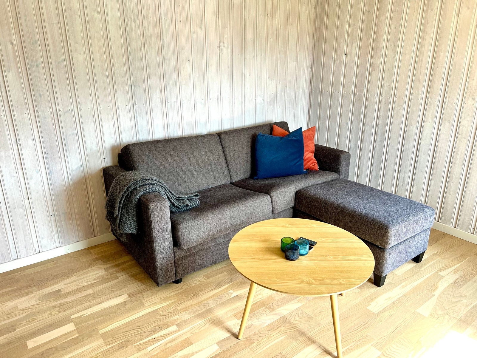 Stue med dobbel sovesofa Galleribilde