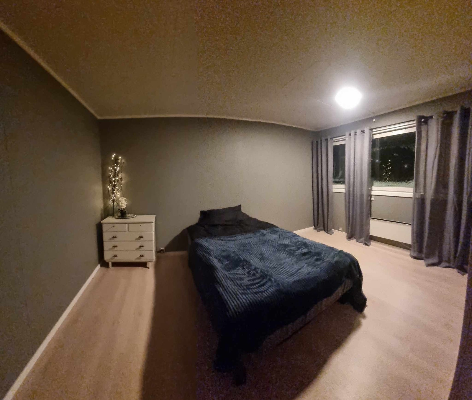 Panoramabilde av hovedsoverom. Galleribilde