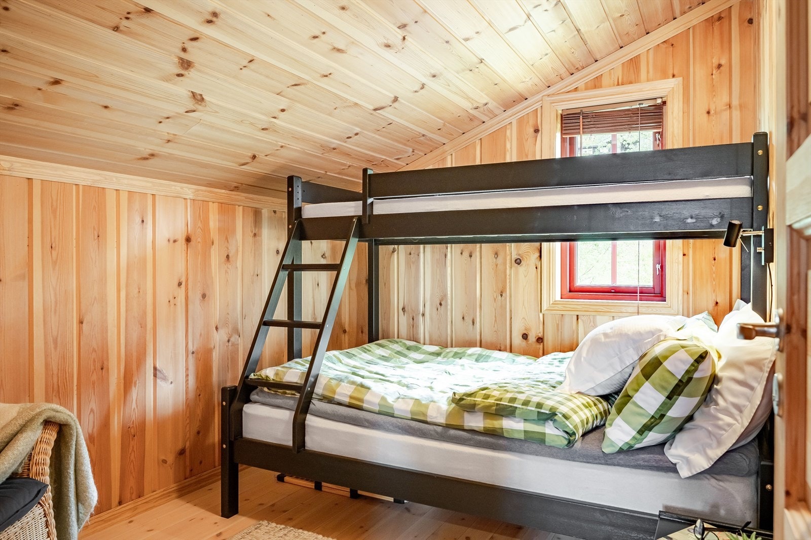 Praktisk familiekøye med 3 sengeplasser. Galleribilde