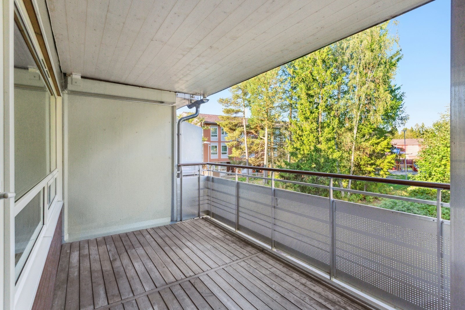 Fra stuen er det utgang til en balkong på ca. 10 m². Galleribilde
