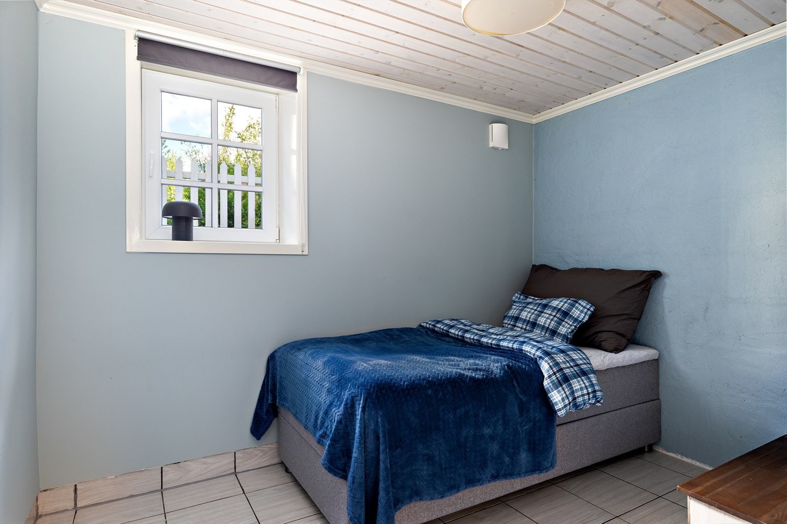 I kjelleren finner du tre romslig og innbydende soverom som byr på både komfort og praktiske løsninger. Galleribilde