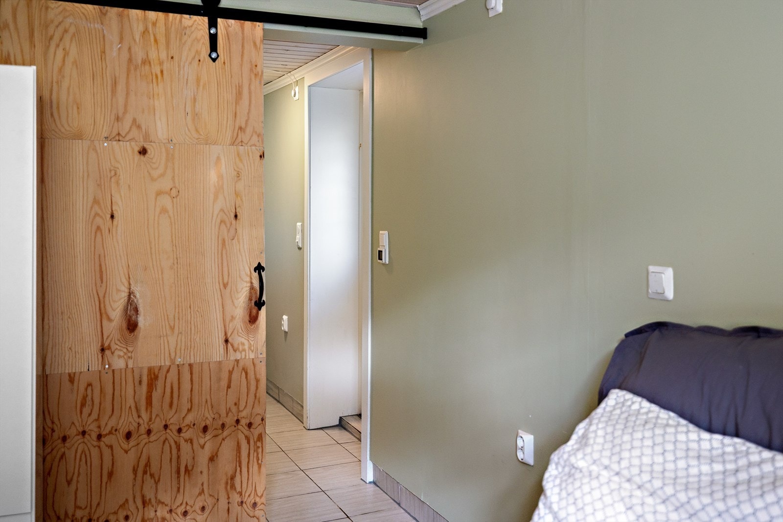 Den private adkomsten gjør dette til en ideell løsning for ungdom som ønsker mer selvstendighet, eller for familiens gjester som kan komme og gå uten å forstyrre resten av husstanden. Galleribilde