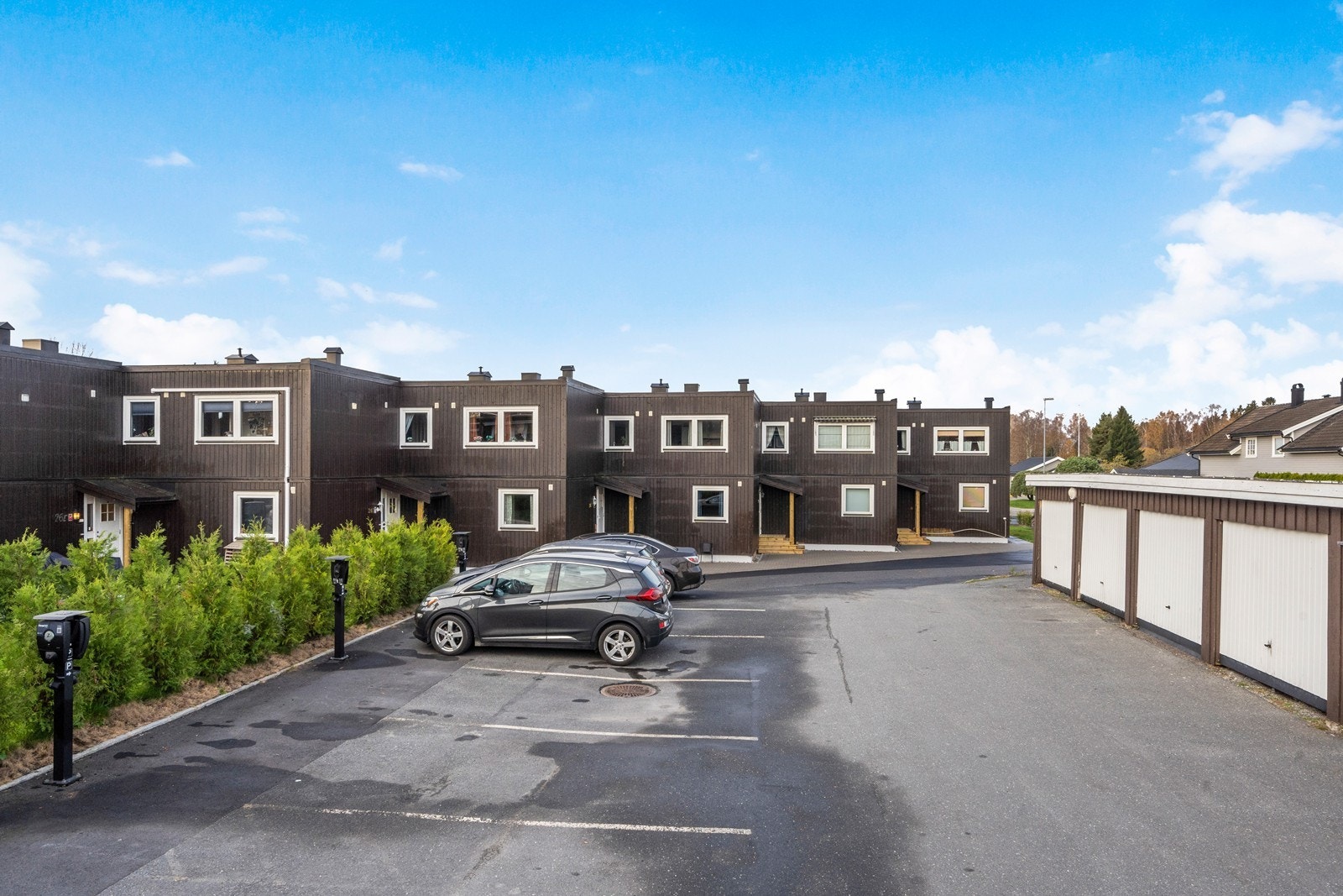 Egen garasjeplass i felles garasjerekke Galleribilde