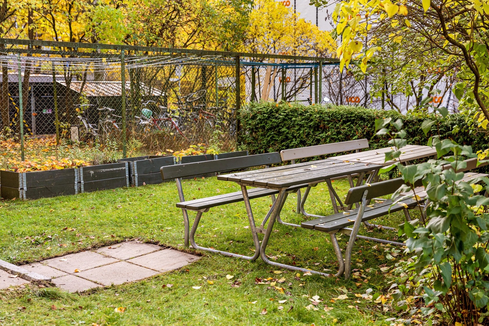 Her kan naboer og venner samles for hyggelige samtaler og måltider rett fra grillen. Galleribilde
