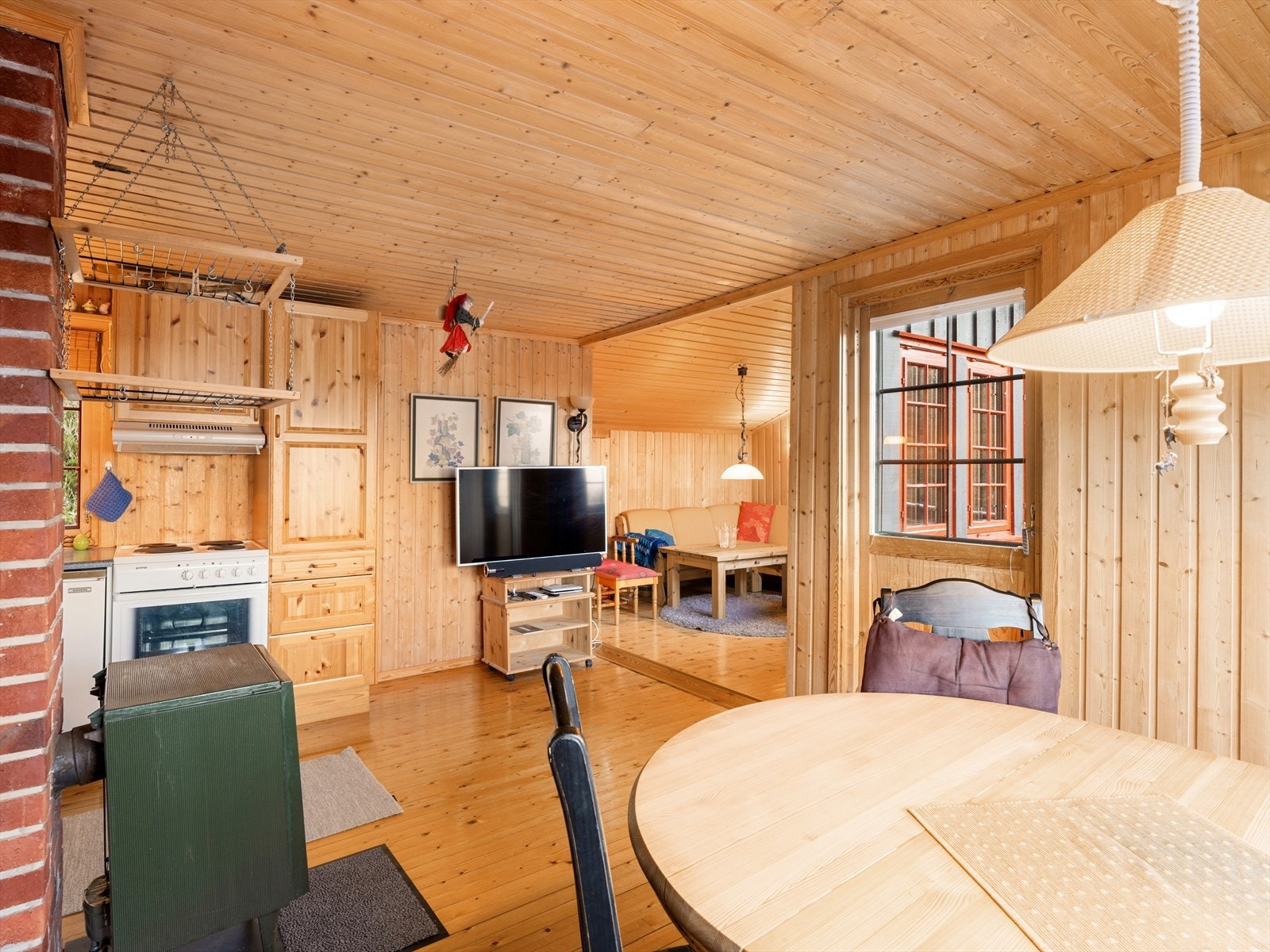 Utgang til terrasse fra kjøkkensonen Galleribilde