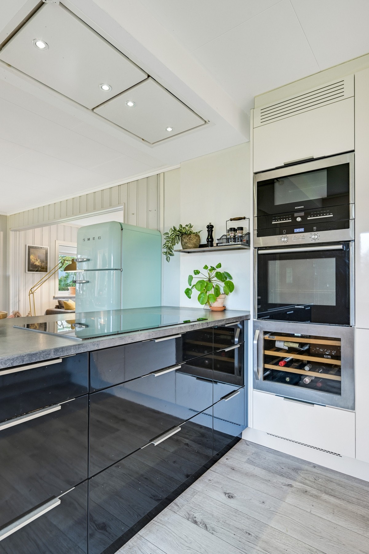 Integrerte hvitevarer medfølger men ikke kjøleskapet Galleribilde